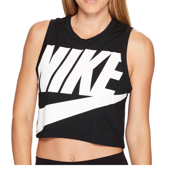 nike essential crop tank